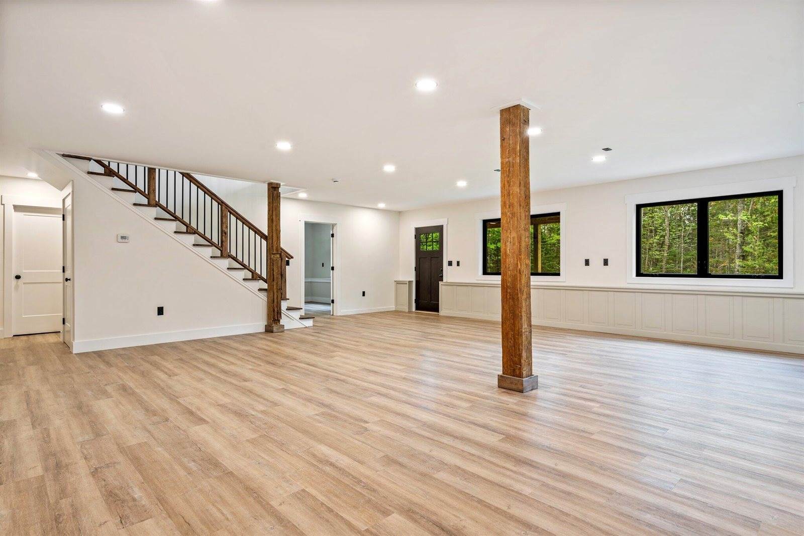 734 Main Road, Charleston, ME 04422