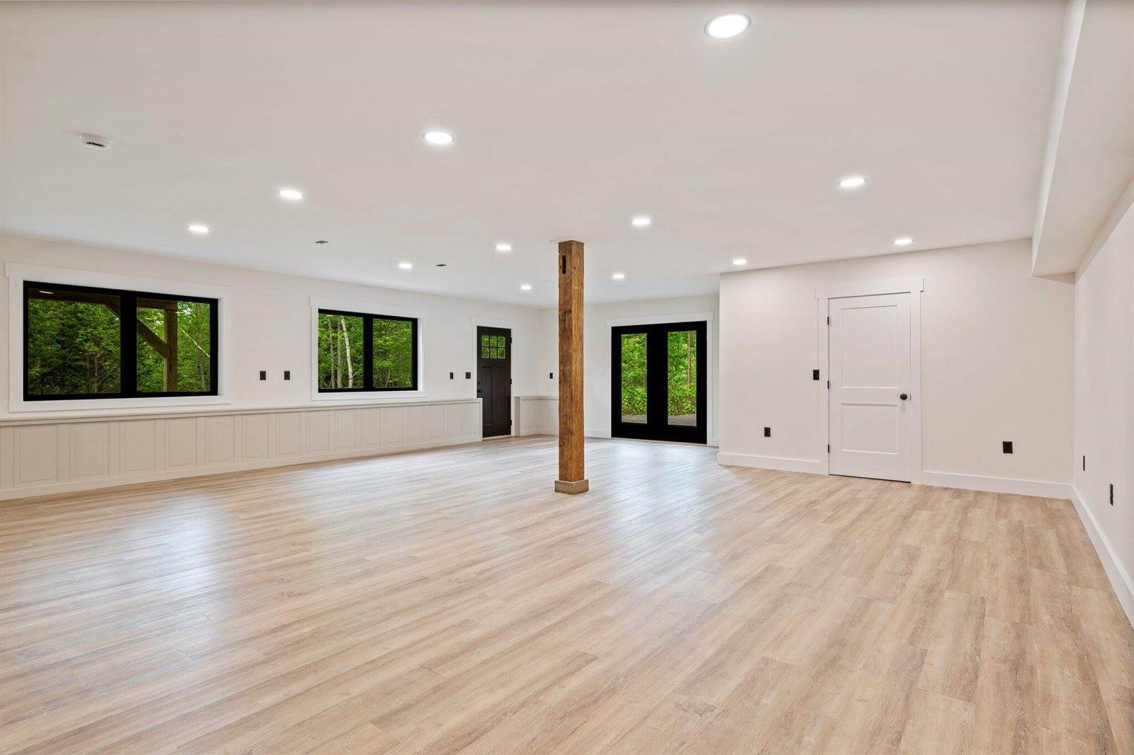 734 Main Road, Charleston, ME 04422