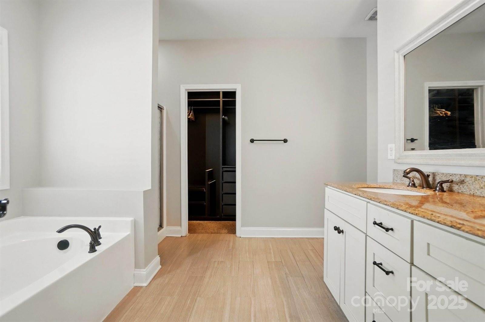 6618 Alexander Road, Charlotte, NC 28270