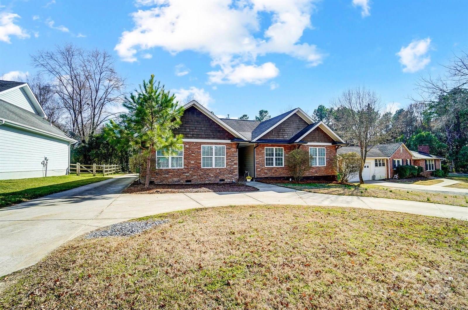 6618 Alexander Road, Charlotte, NC 28270