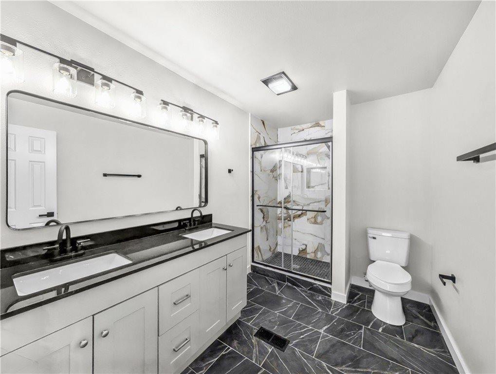 104 Red Fox Road, Gravette, AR 72736