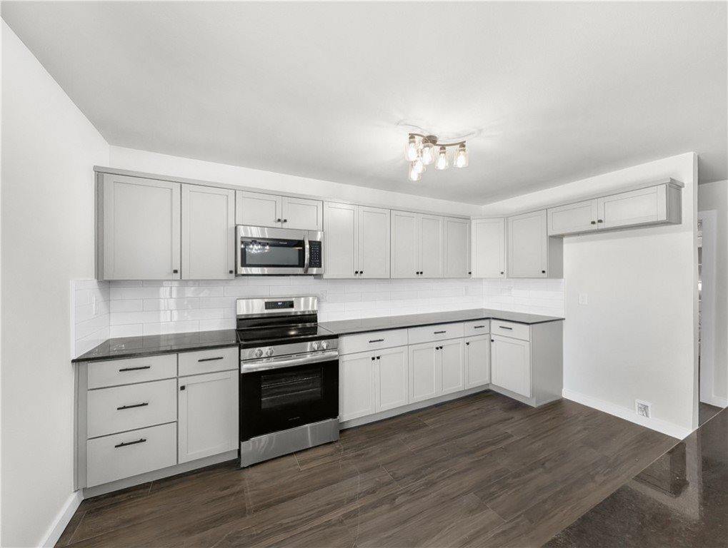 104 Red Fox Road, Gravette, AR 72736