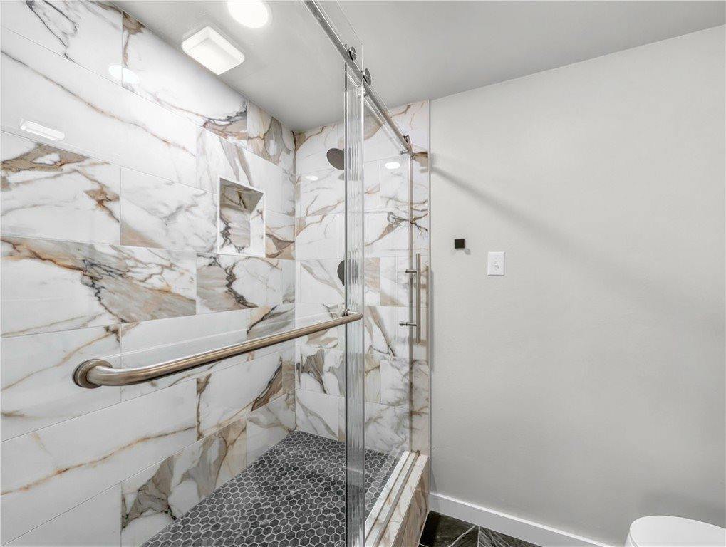 104 Red Fox Road, Gravette, AR 72736