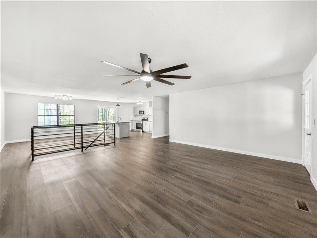 104 Red Fox Road, Gravette, AR 72736