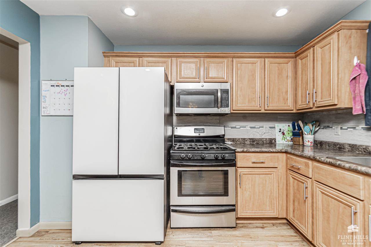 403 Countryside, Junction City, KS 66441