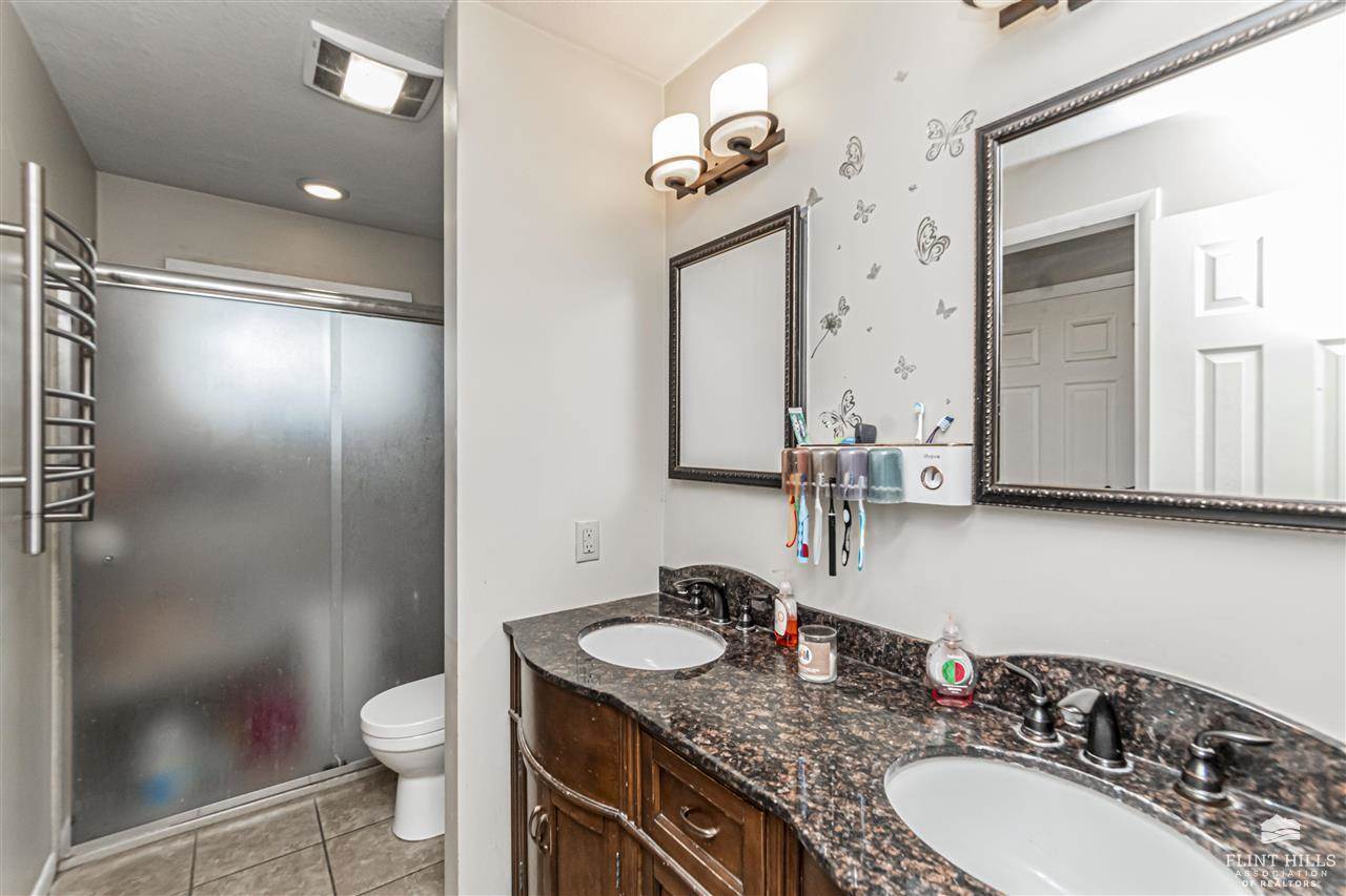 403 Countryside, Junction City, KS 66441