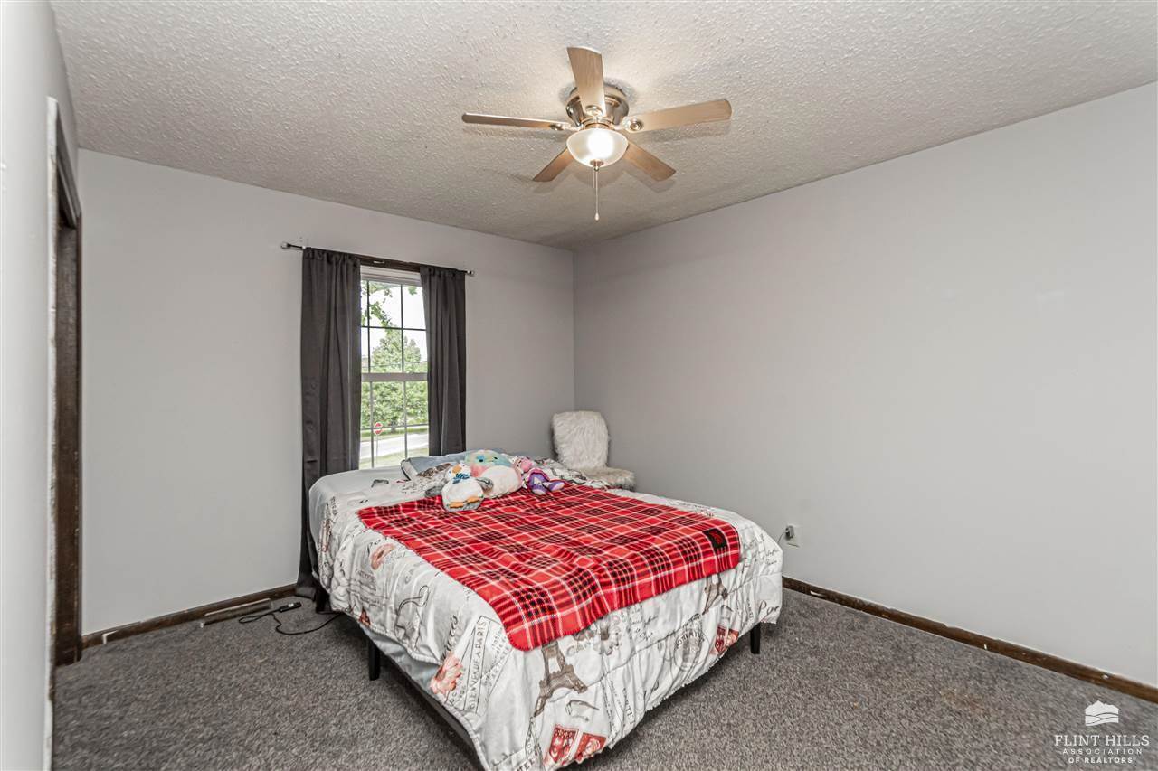 403 Countryside, Junction City, KS 66441