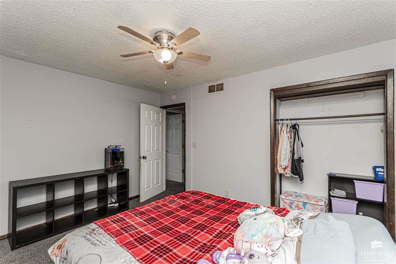 403 Countryside, Junction City, KS 66441