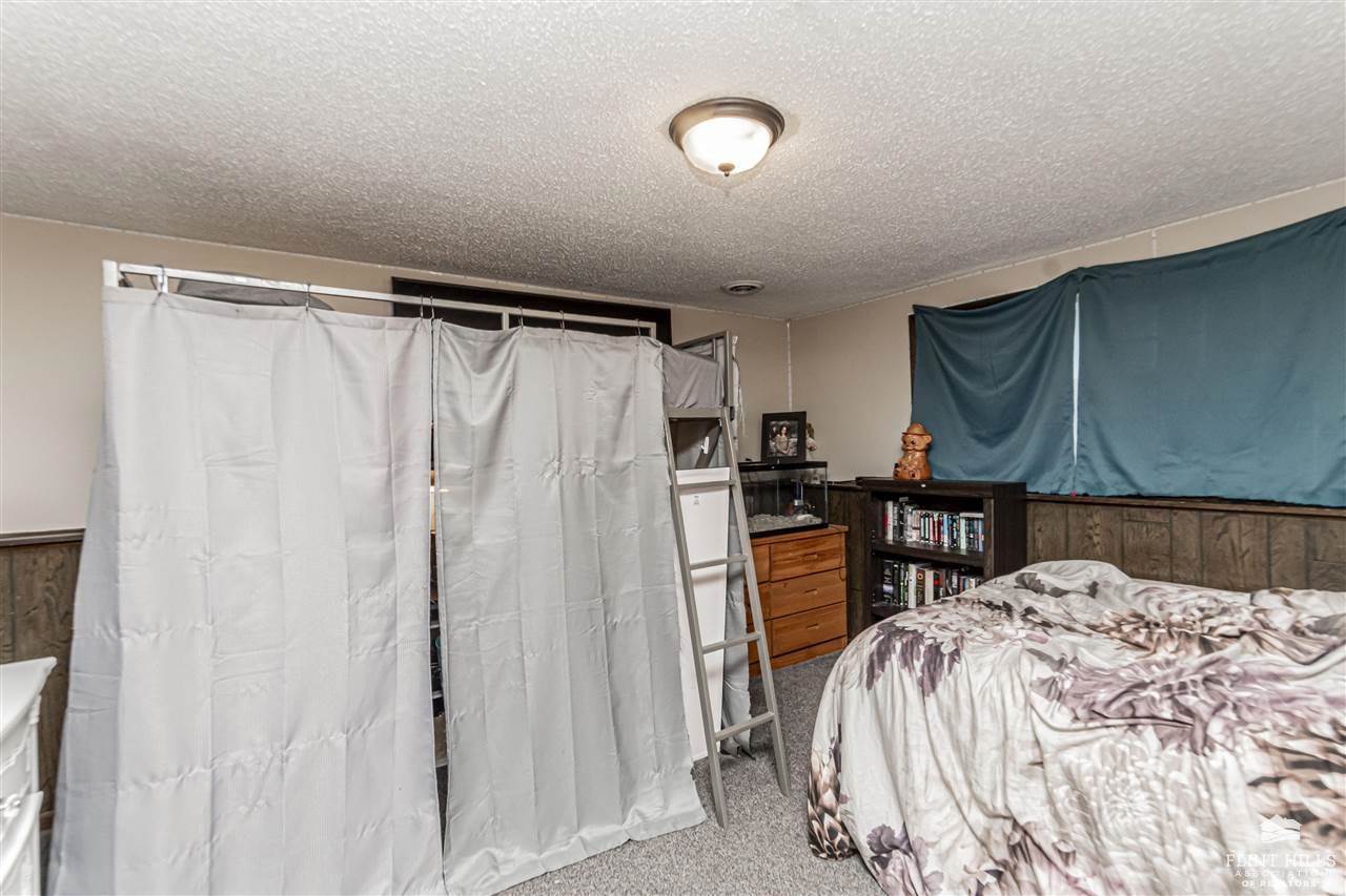 403 Countryside, Junction City, KS 66441