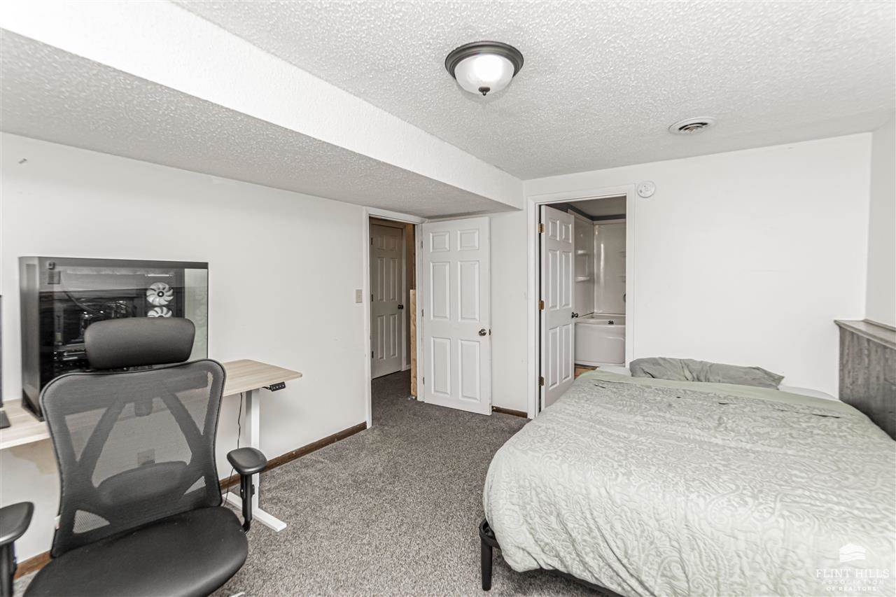 403 Countryside, Junction City, KS 66441