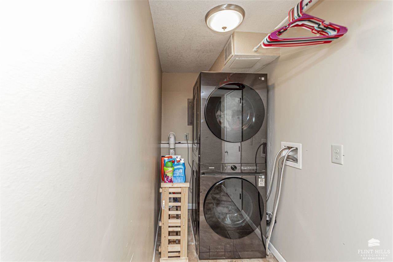 403 Countryside, Junction City, KS 66441