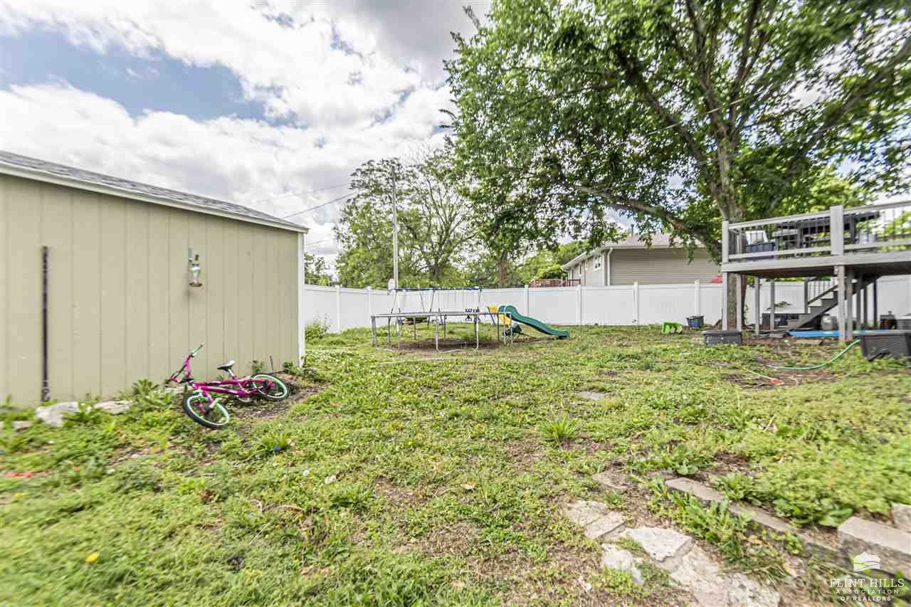 403 Countryside, Junction City, KS 66441