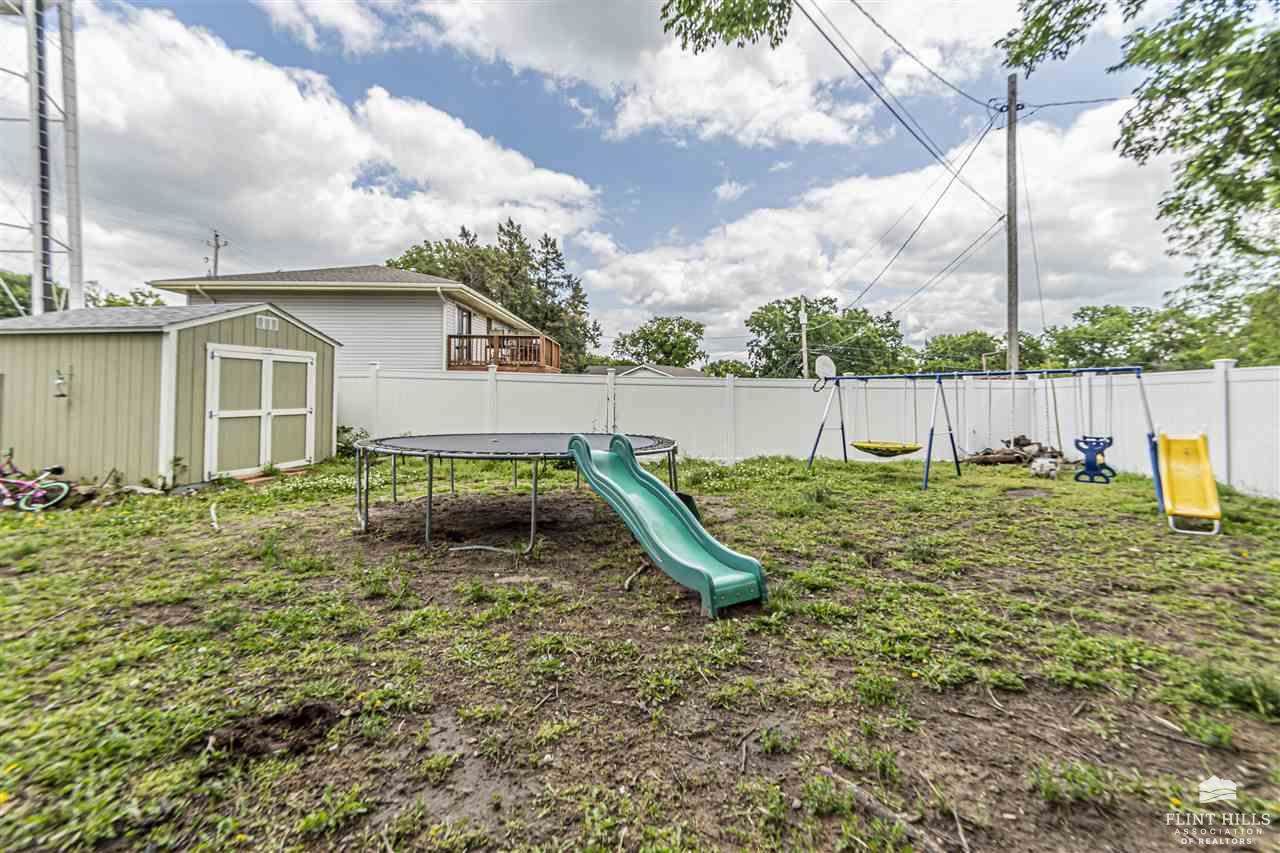 403 Countryside, Junction City, KS 66441