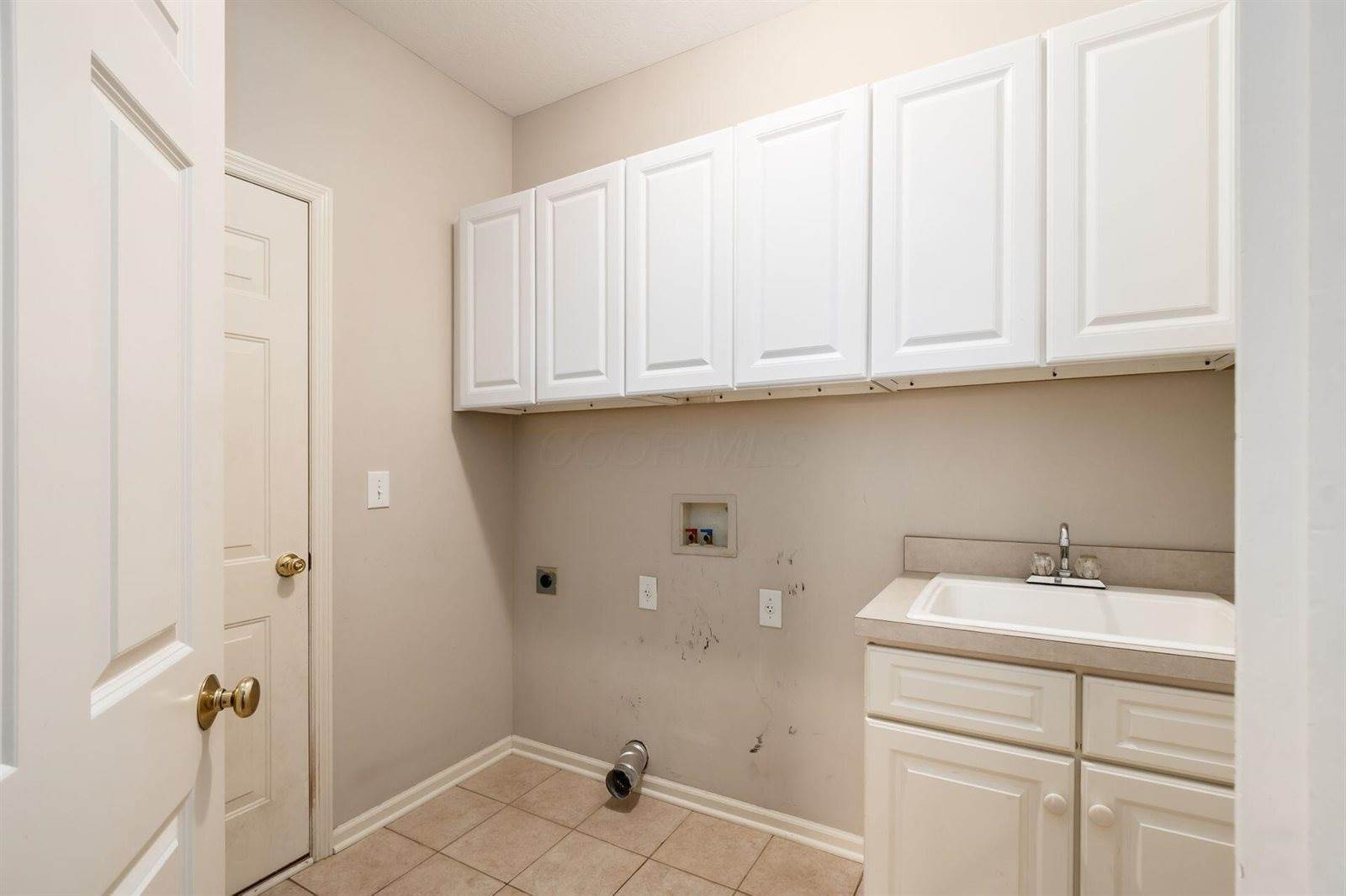 7985 Eric Court, Lewis Center, OH 43035