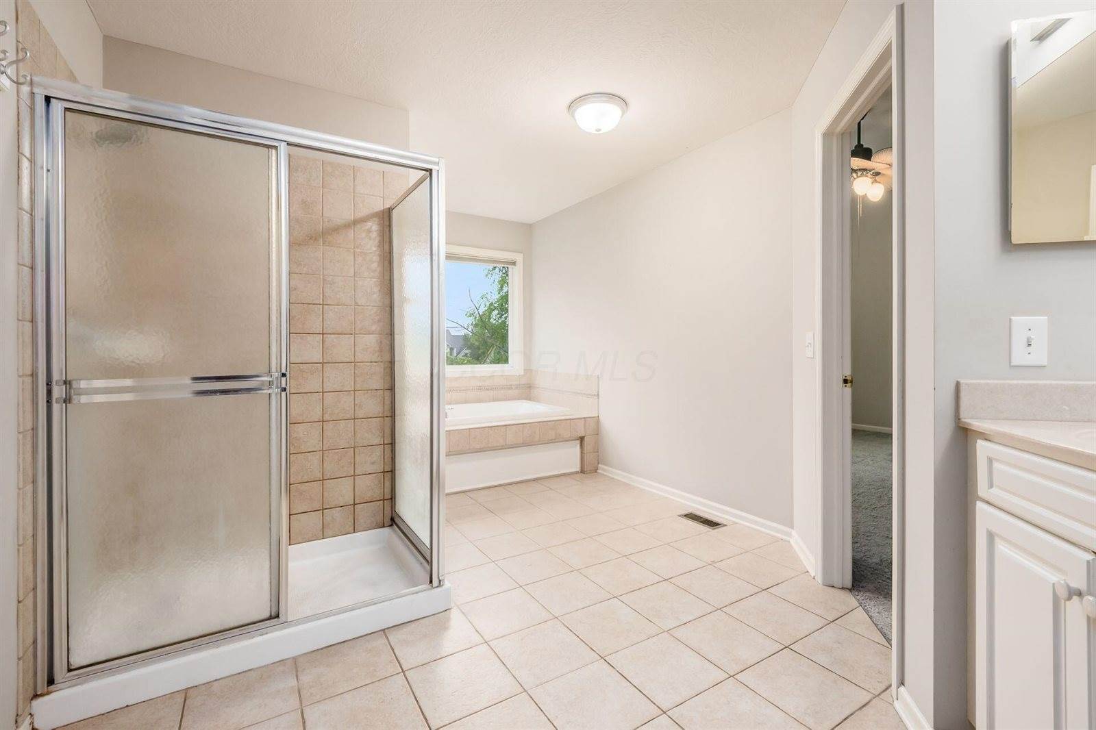 7985 Eric Court, Lewis Center, OH 43035