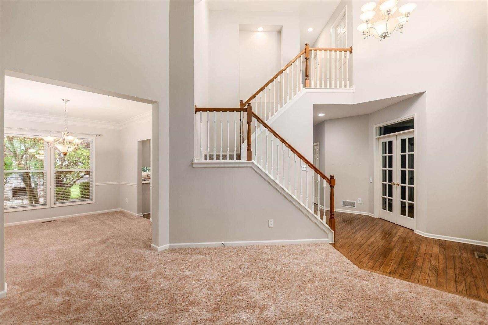 7985 Eric Court, Lewis Center, OH 43035