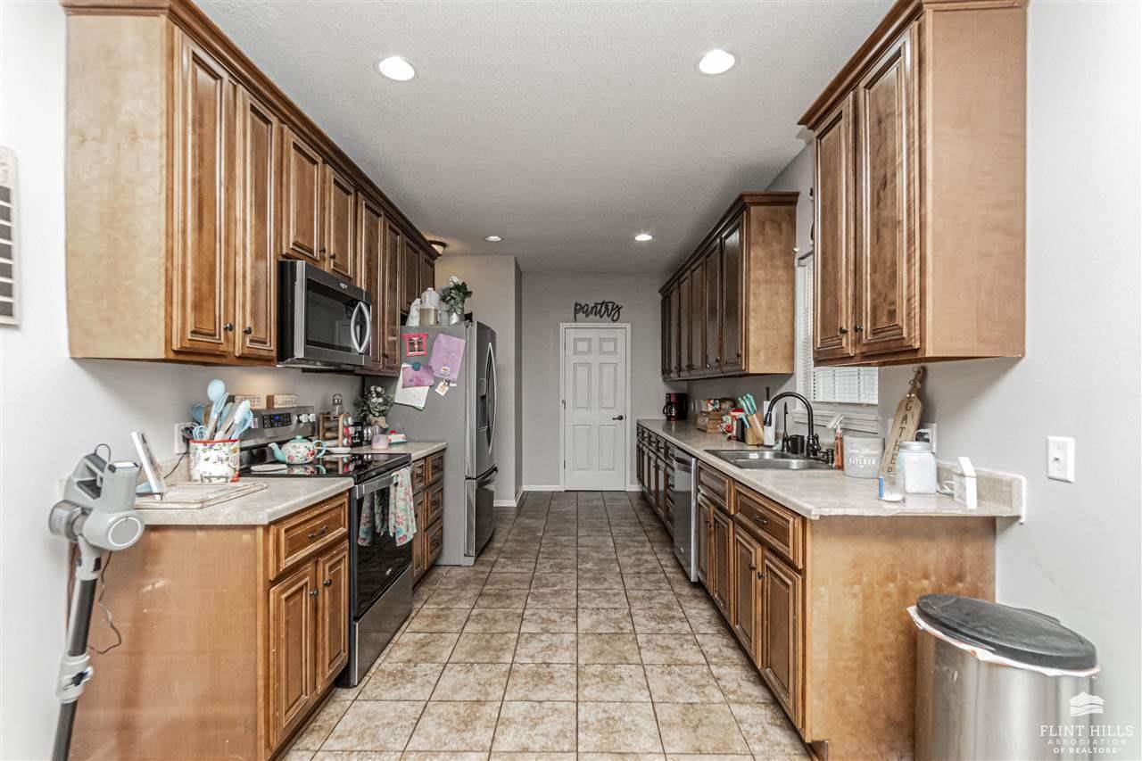 1337 Elm Creek Drive, Junction City, KS 66441