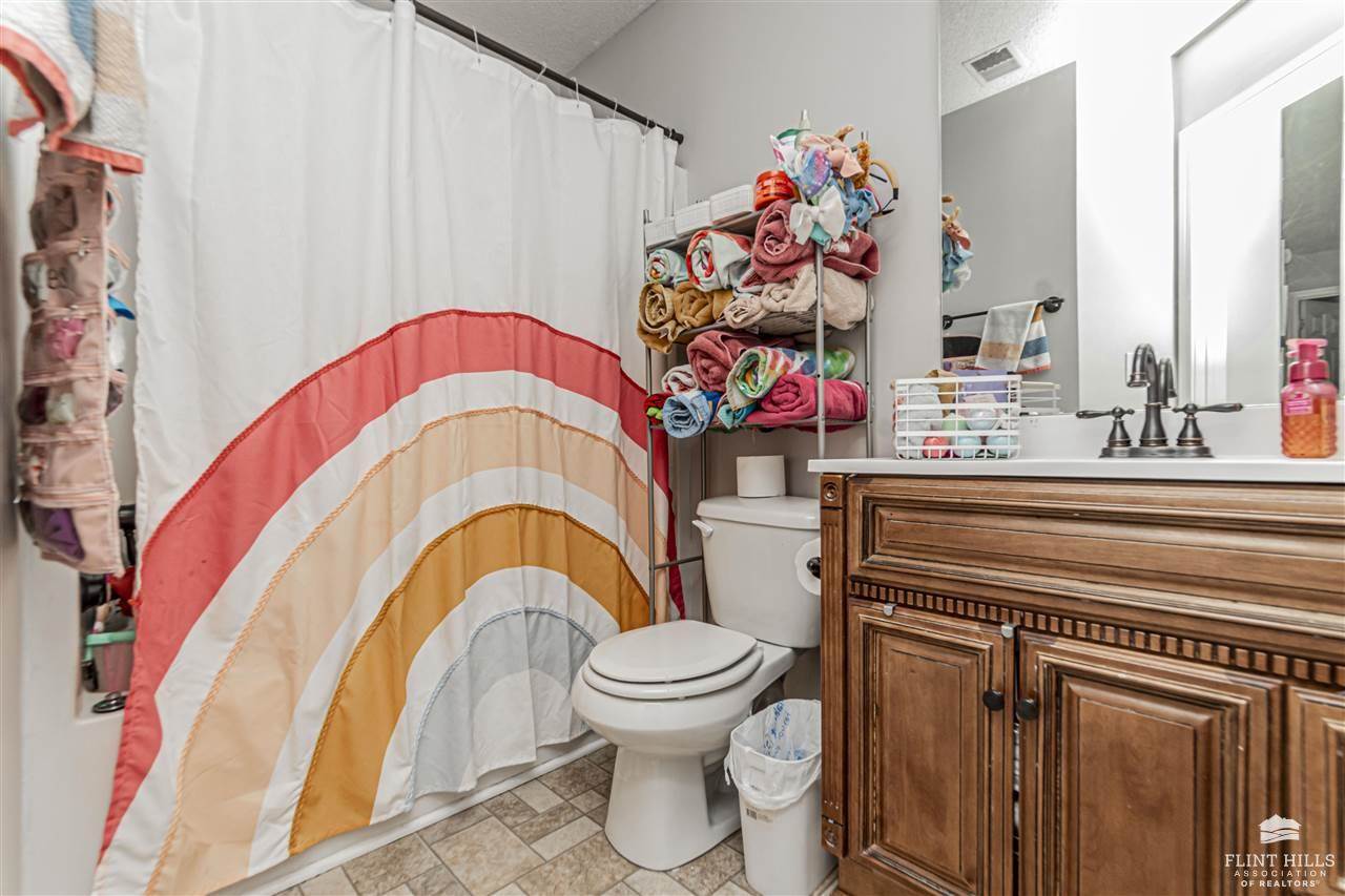 1337 Elm Creek Drive, Junction City, KS 66441