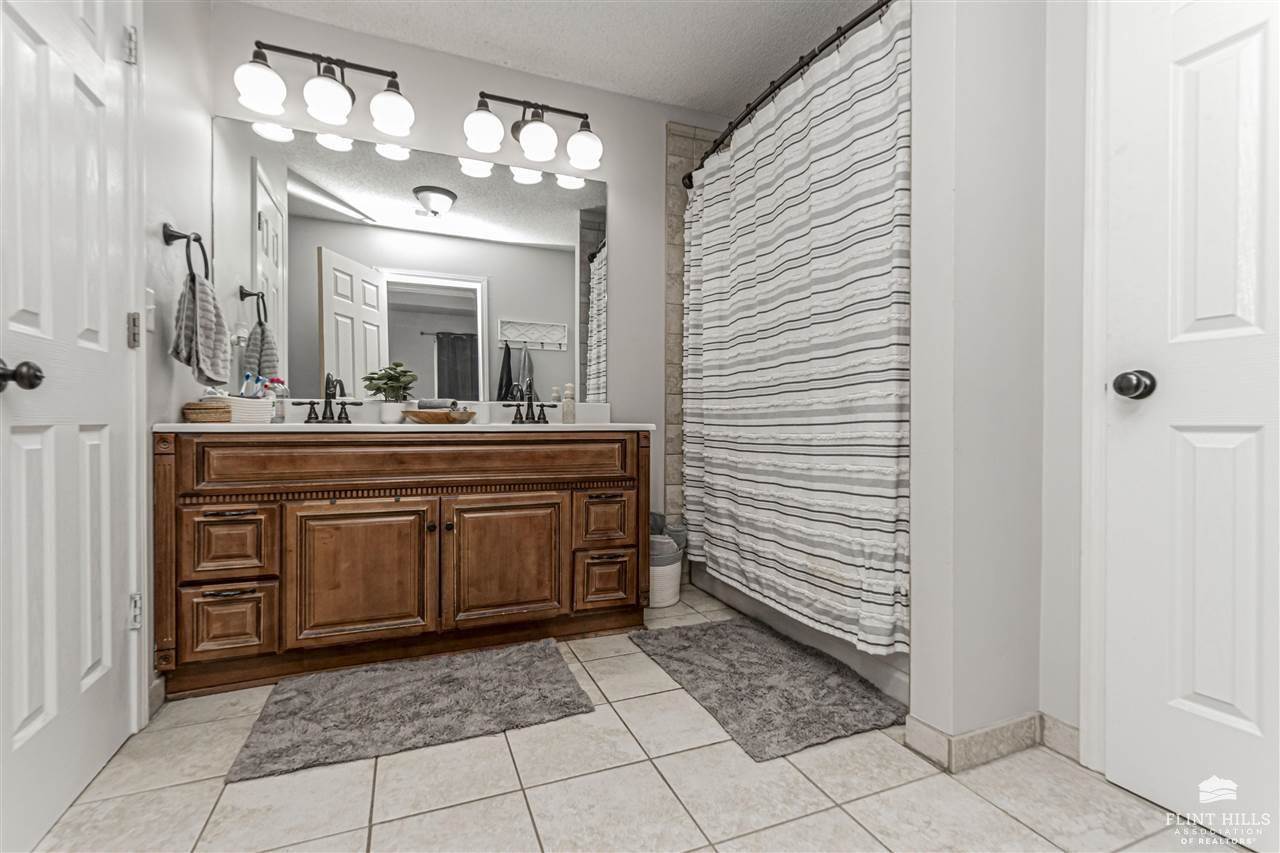 1337 Elm Creek Drive, Junction City, KS 66441