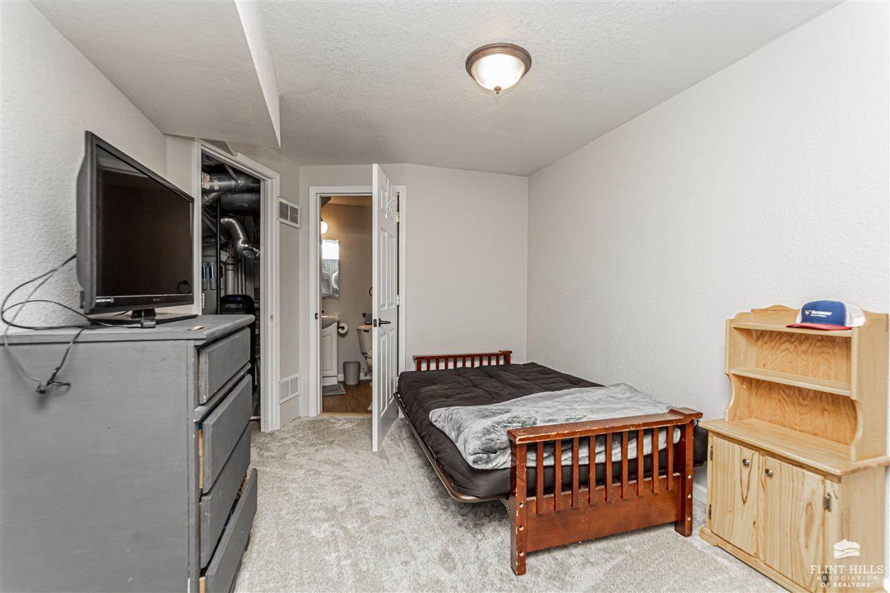 1337 Elm Creek Drive, Junction City, KS 66441