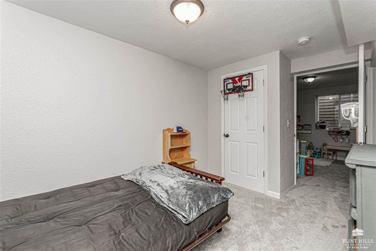 1337 Elm Creek Drive, Junction City, KS 66441