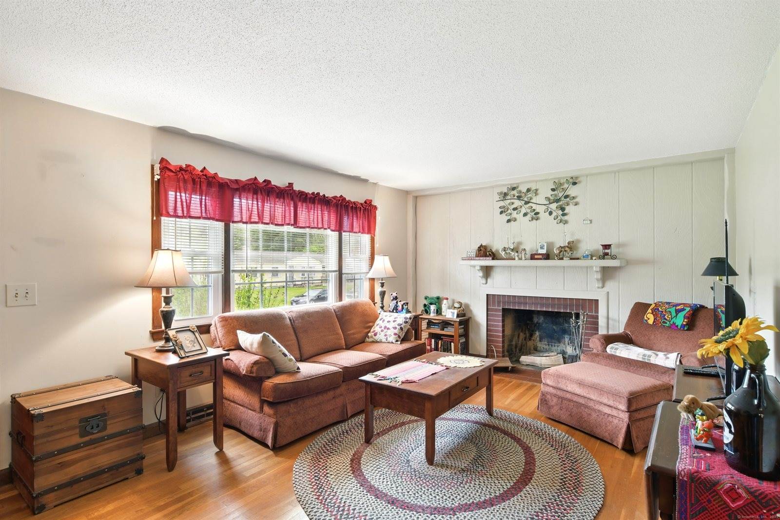 47 Varno, Enfield, CT 06082