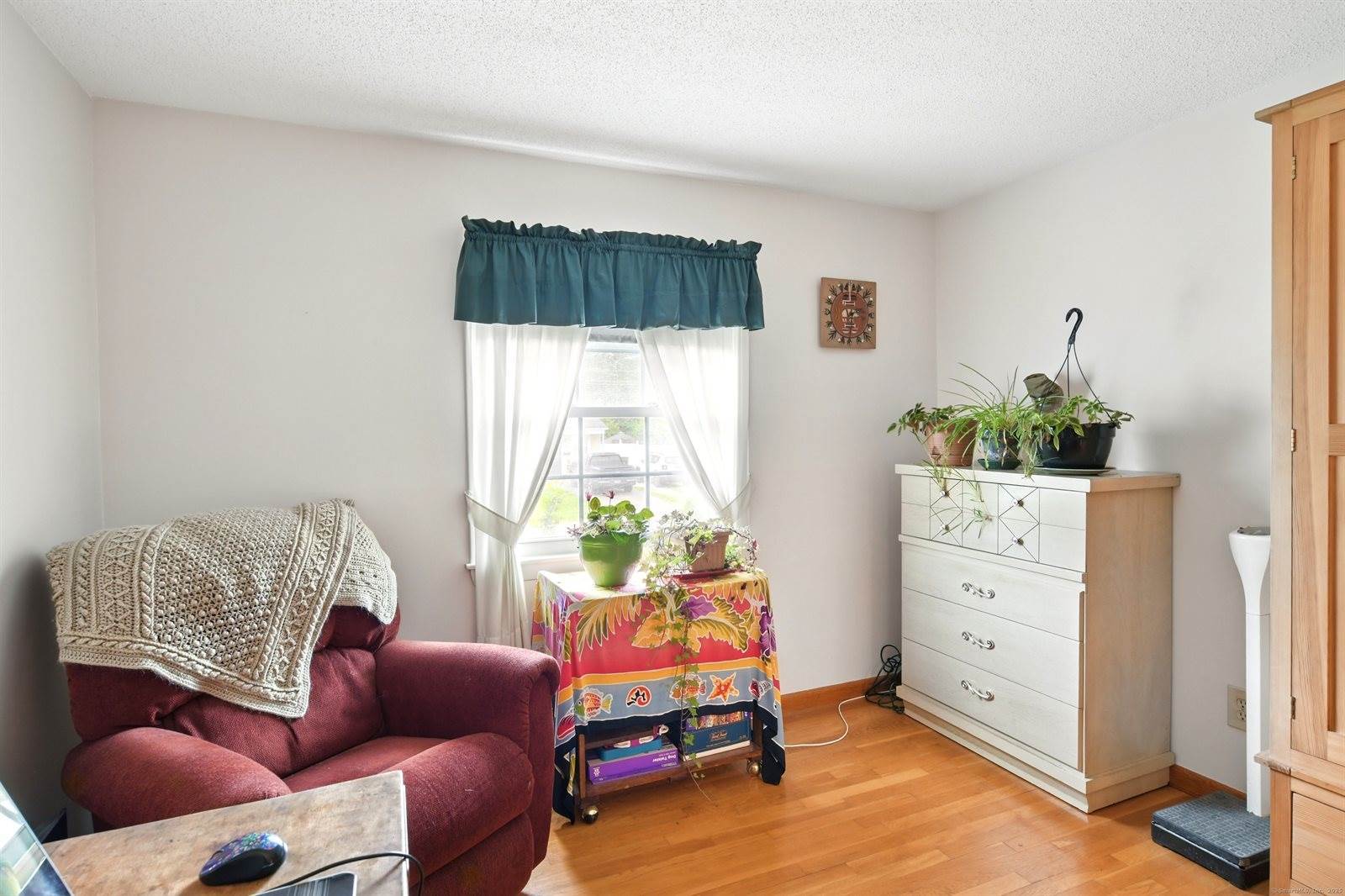 47 Varno, Enfield, CT 06082