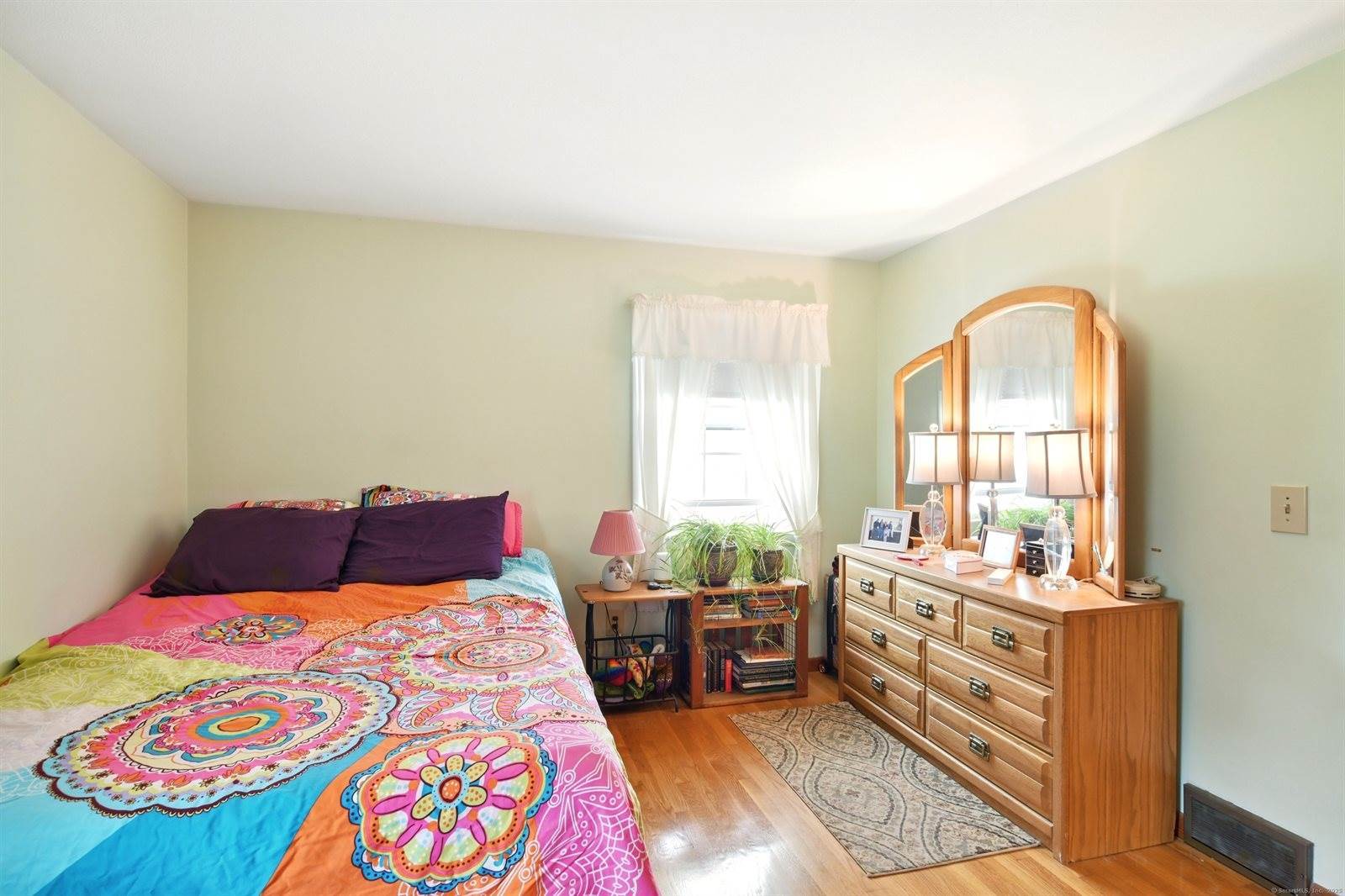 47 Varno, Enfield, CT 06082