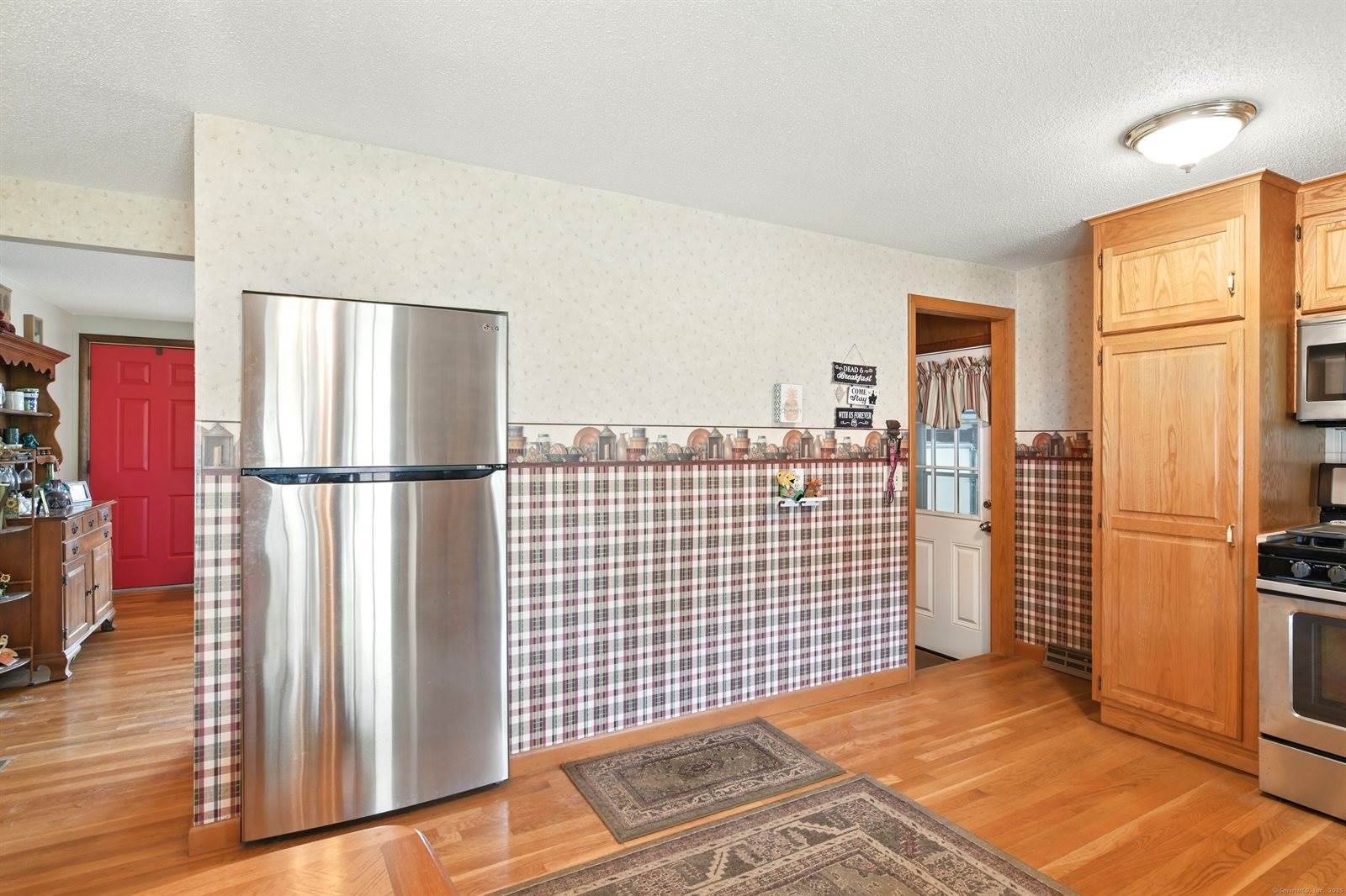 47 Varno, Enfield, CT 06082