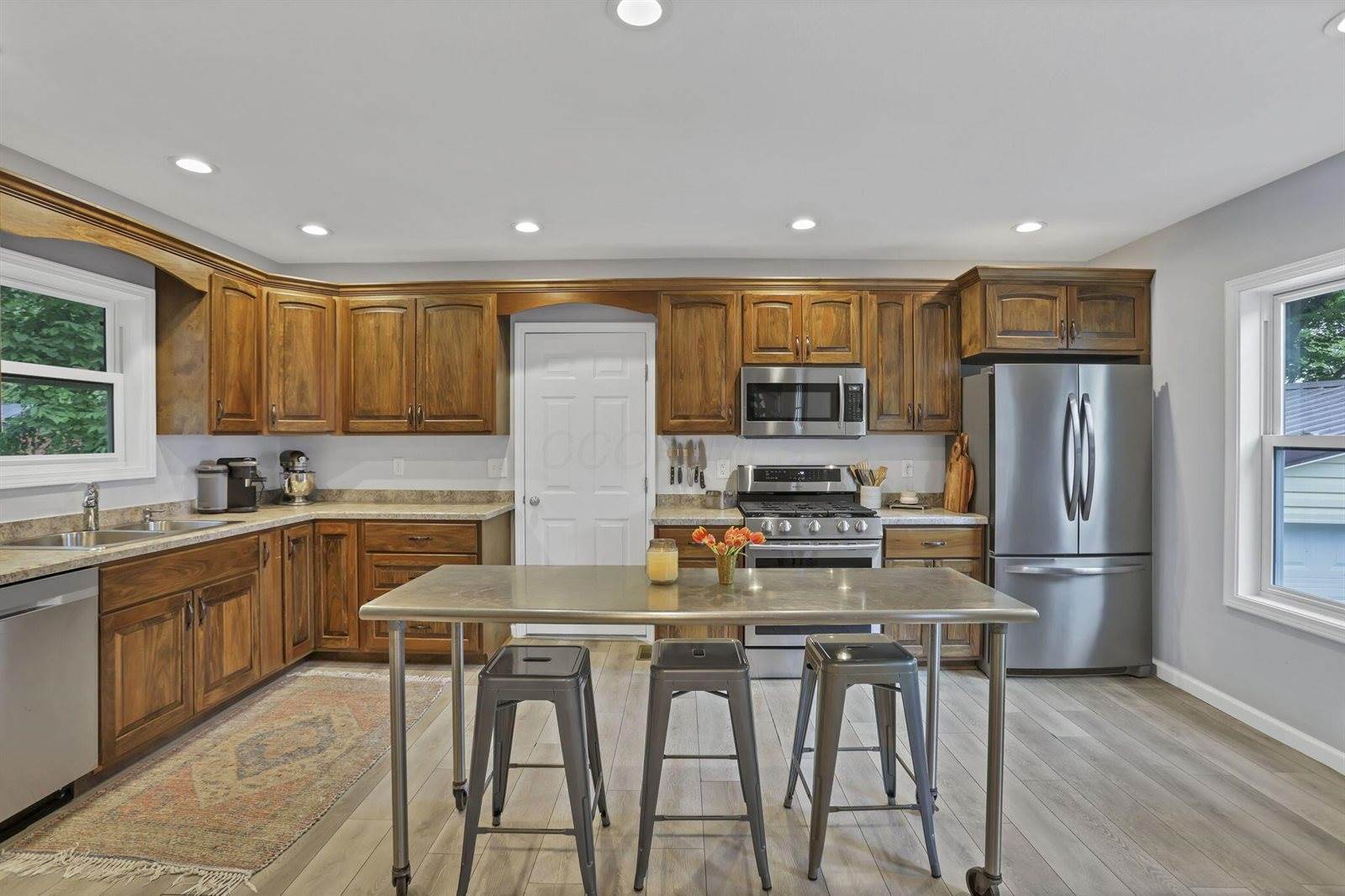 26 Belmont Avenue, Mount Vernon, OH 43050