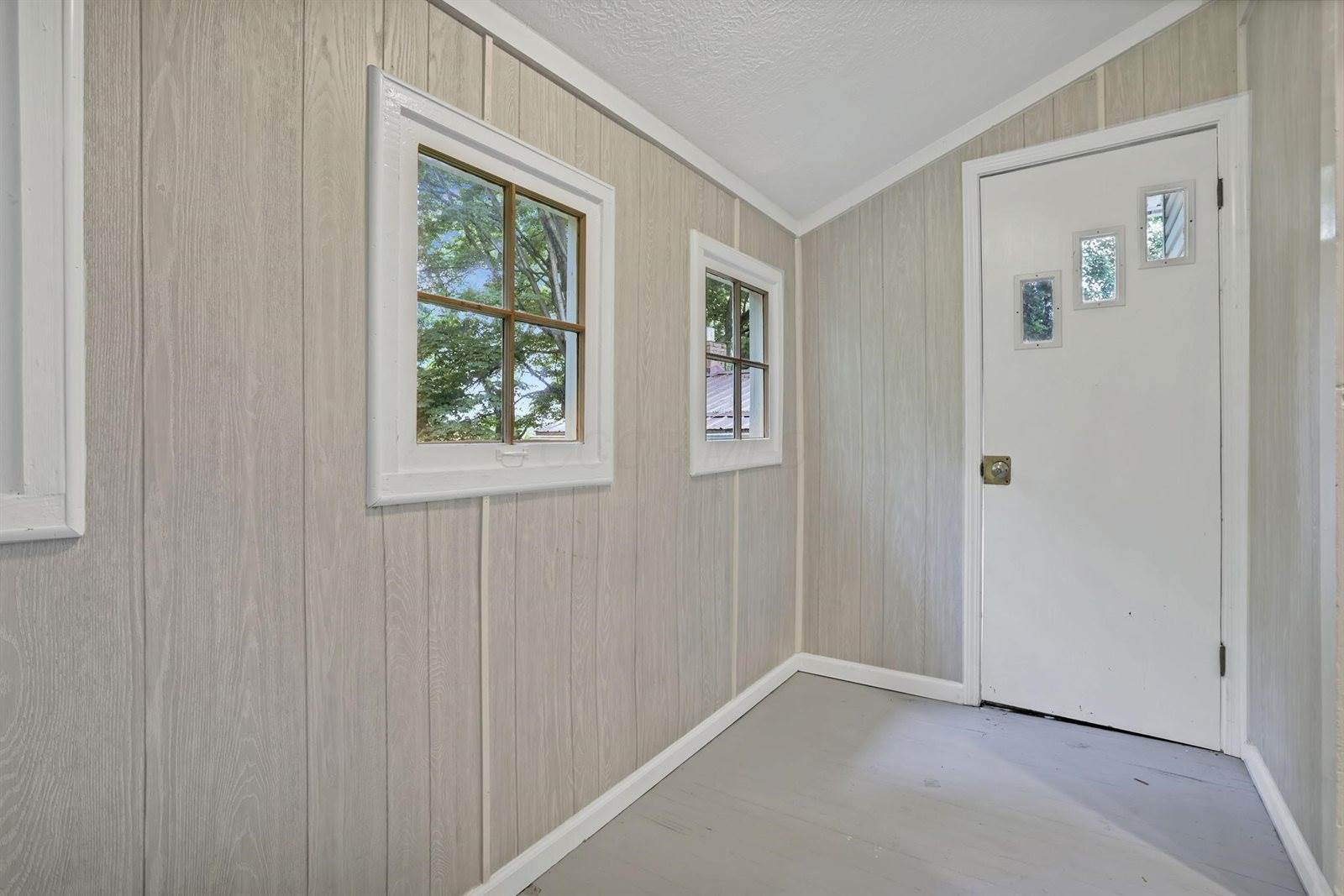 26 Belmont Avenue, Mount Vernon, OH 43050