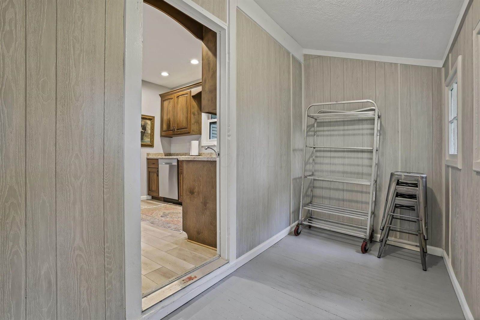 26 Belmont Avenue, Mount Vernon, OH 43050