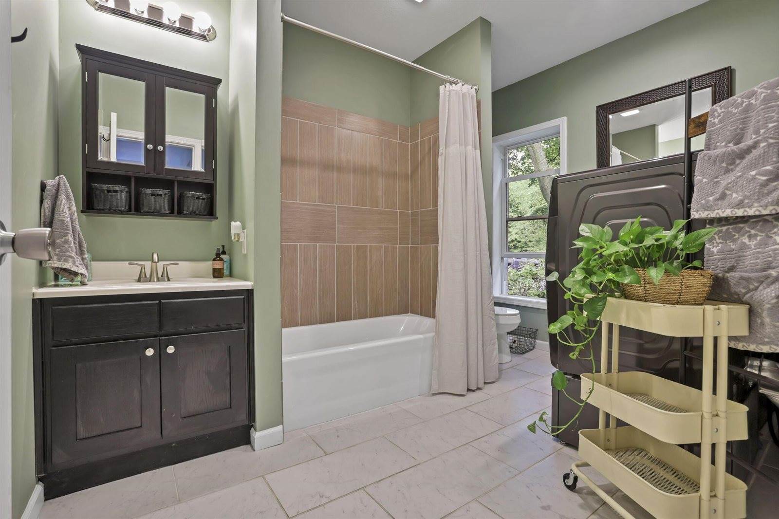 26 Belmont Avenue, Mount Vernon, OH 43050