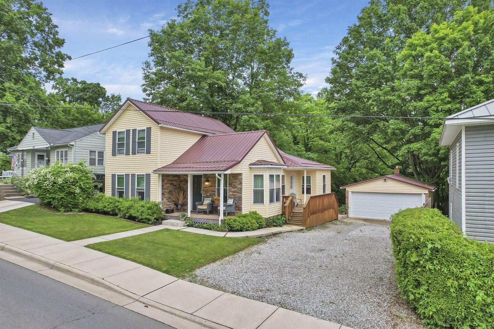 26 Belmont Avenue, Mount Vernon, OH 43050