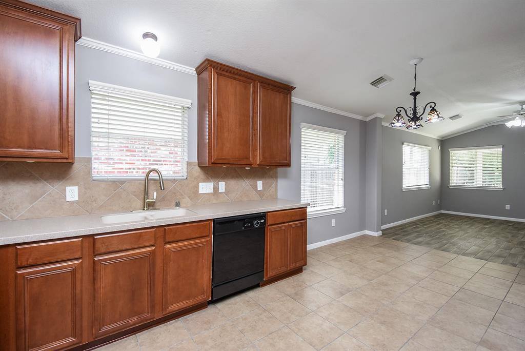 3219 Forest Willow Lane, Houston, TX 77068