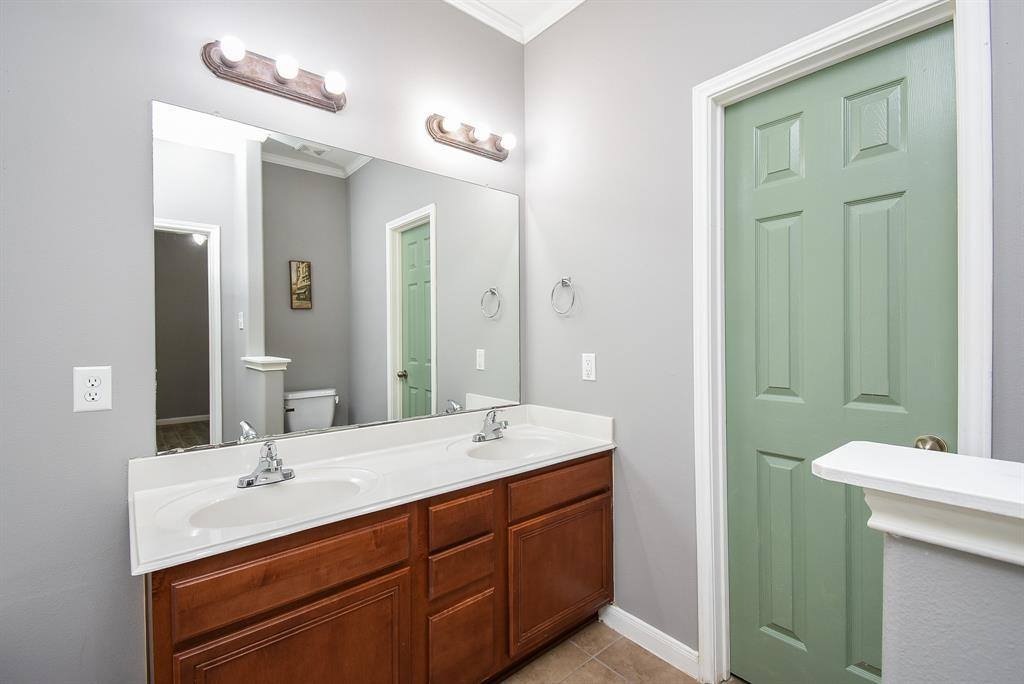 3219 Forest Willow Lane, Houston, TX 77068