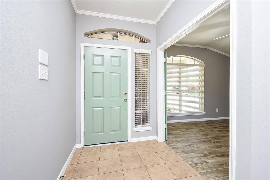 3219 Forest Willow Lane, Houston, TX 77068