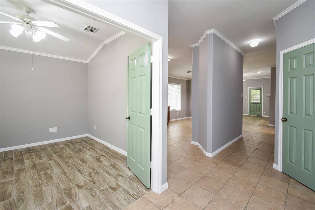 3219 Forest Willow Lane, Houston, TX 77068