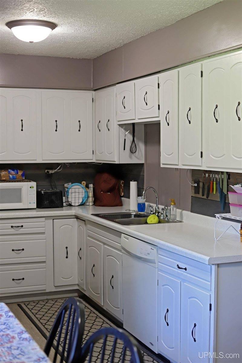 5631 County Road 550 Road, Marquette, MI 49855