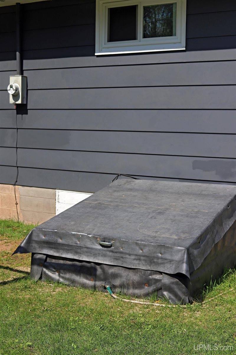 5631 County Road 550 Road, Marquette, MI 49855