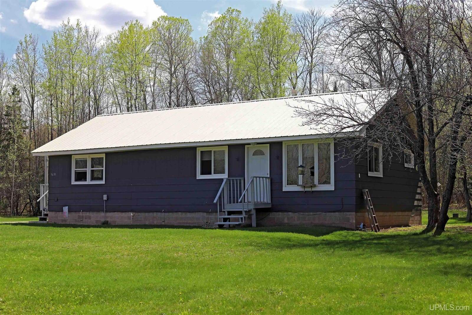 5631 County Road 550 Road, Marquette, MI 49855