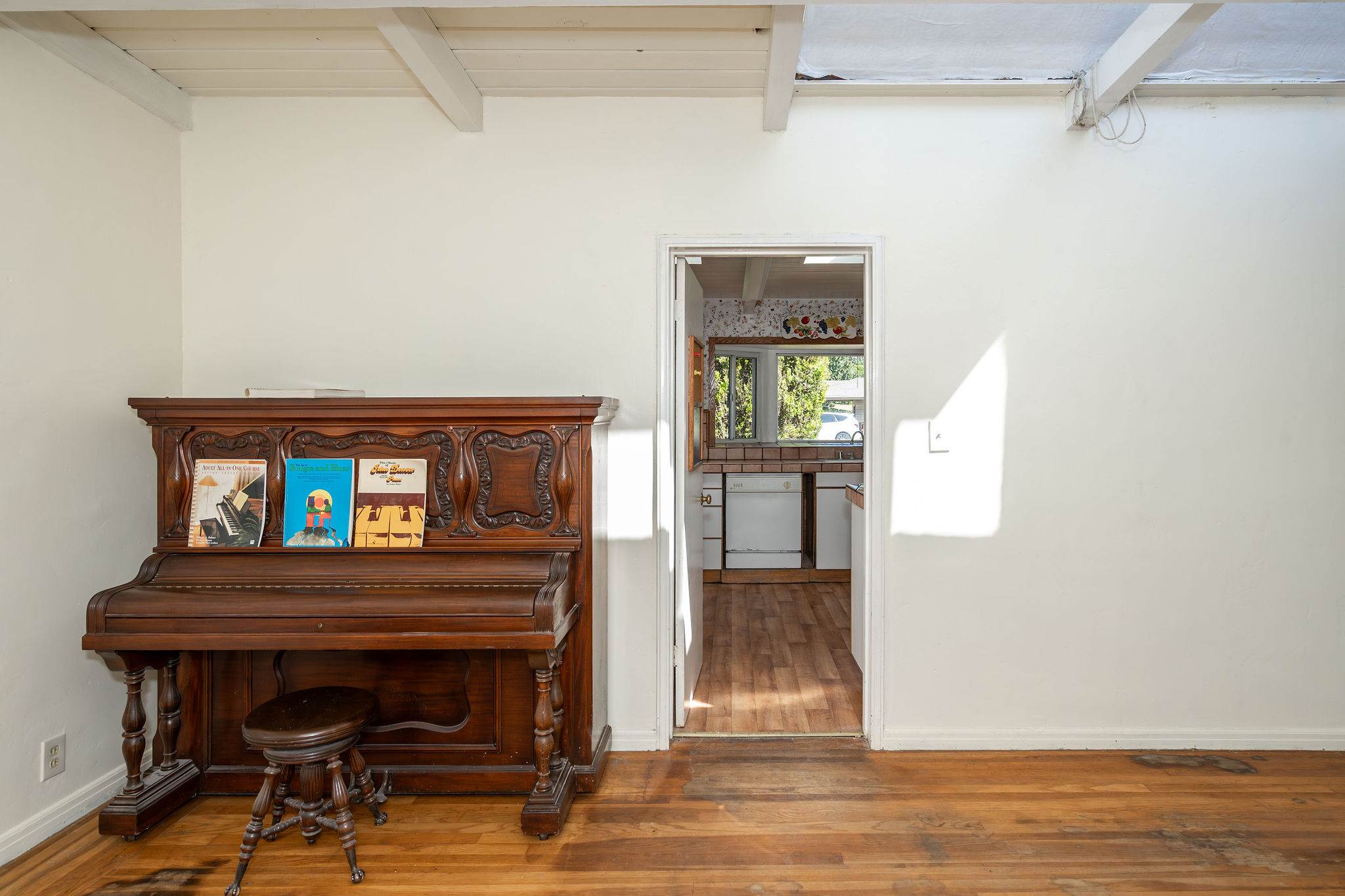 4722 Sunshine Avenue, Santa Rosa, CA 95409