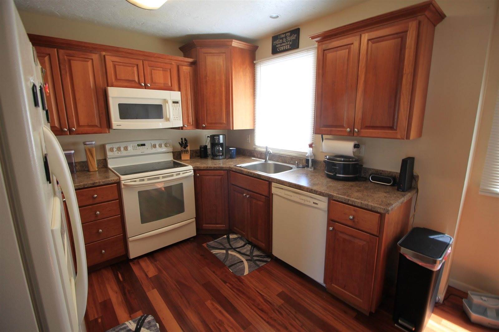 1705 1st St SW, Minot, ND 58701