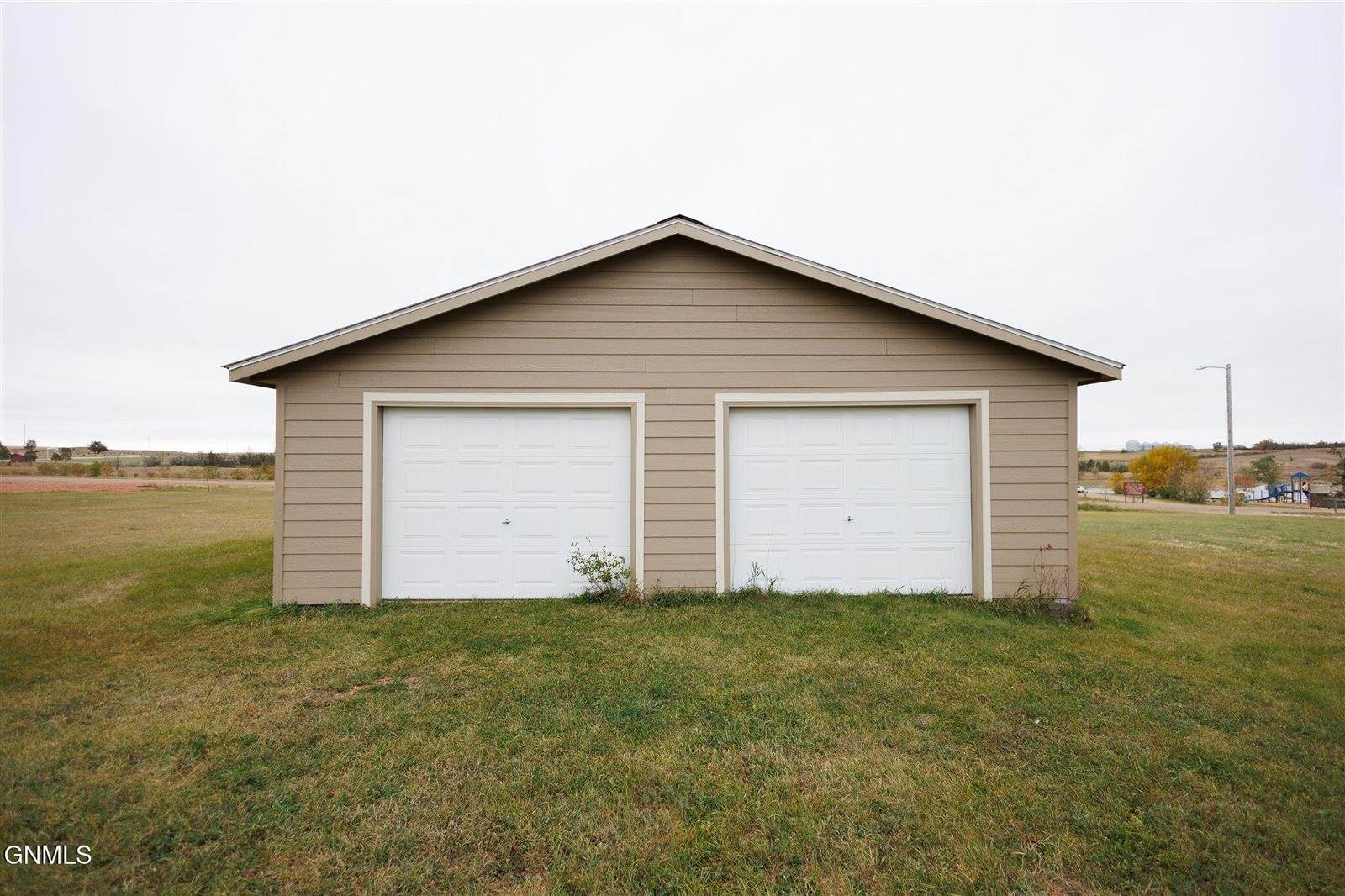 5th Hillcrest Drive, Belfield, ND 58622