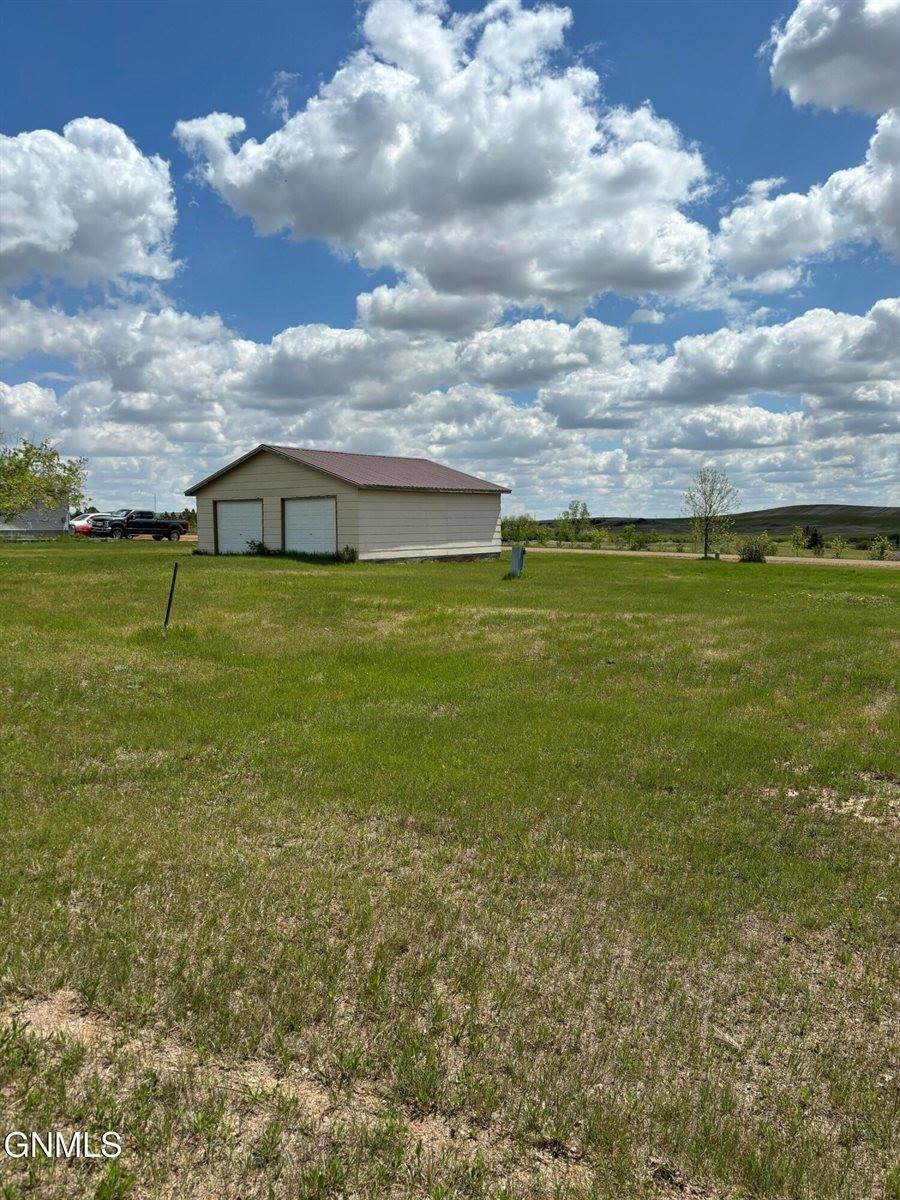 5th Hillcrest Drive, Belfield, ND 58622