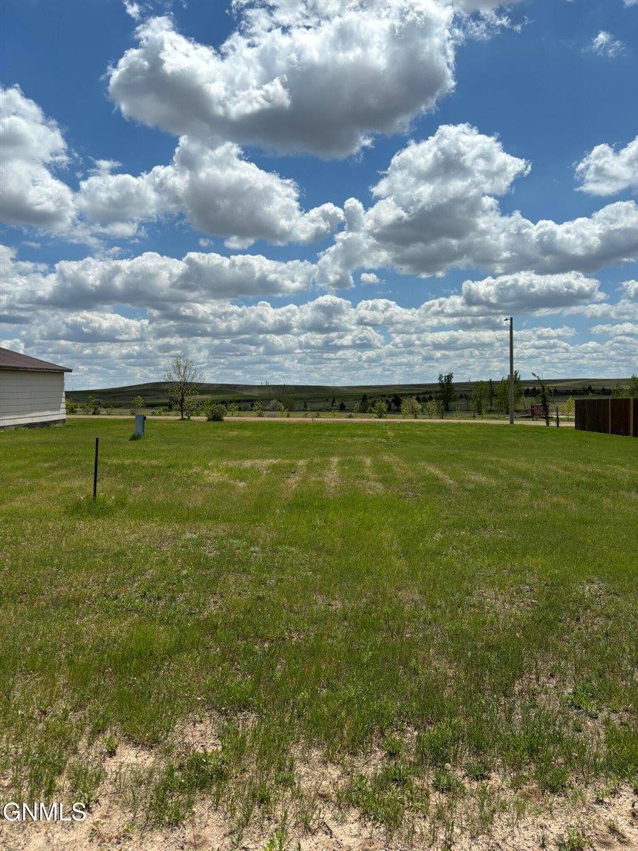 5th Hillcrest Drive, Belfield, ND 58622