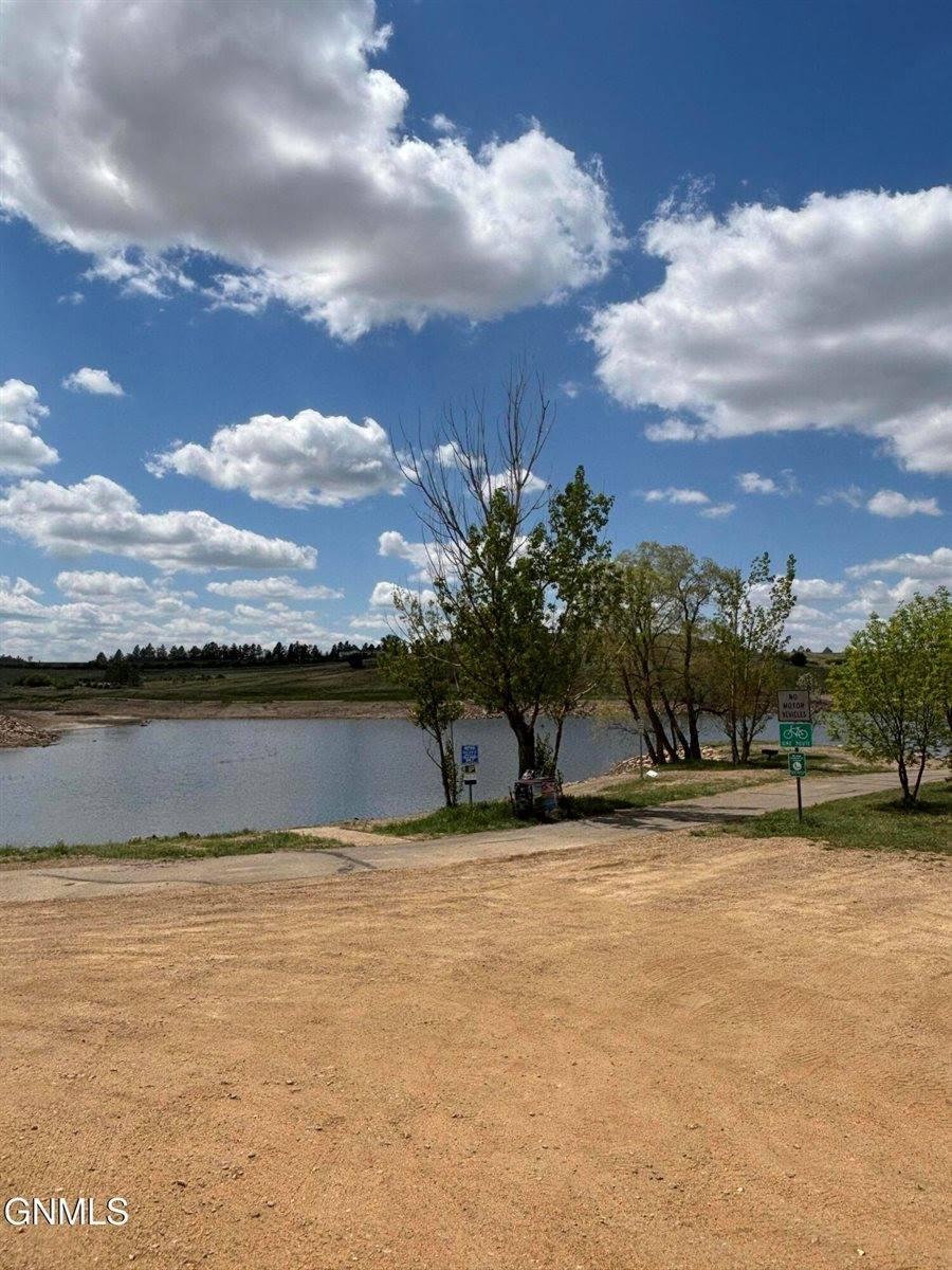 5th Hillcrest Drive, Belfield, ND 58622