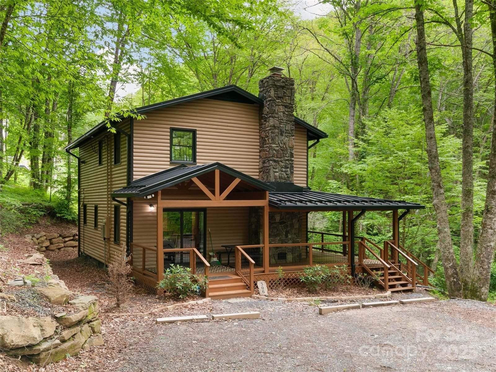 306 Mashstomp Road, Maggie Valley, NC 28751