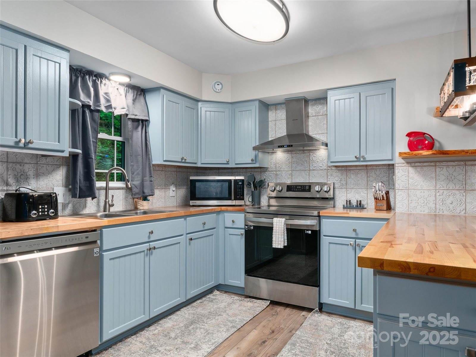 306 Mashstomp Road, Maggie Valley, NC 28751