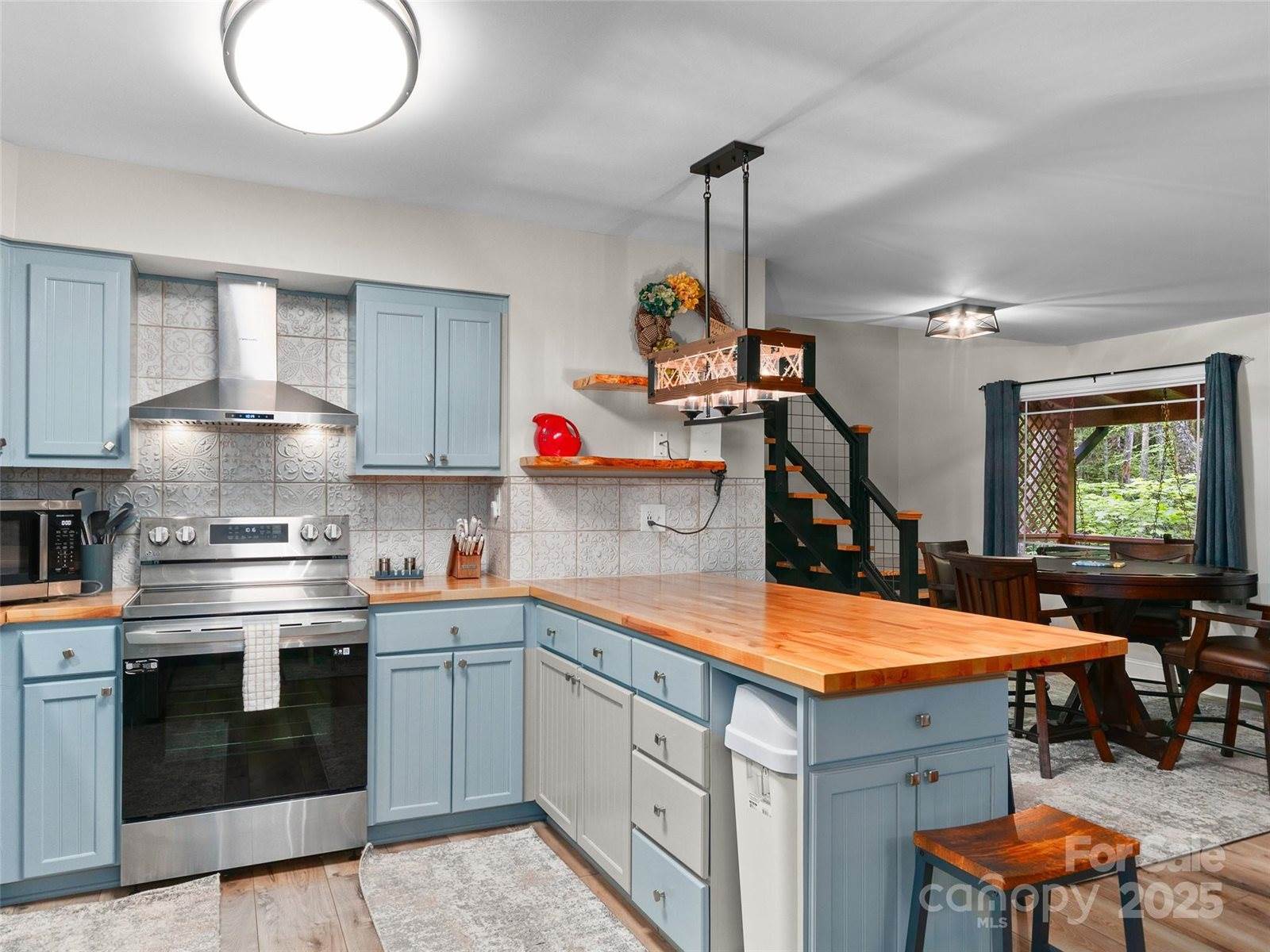 306 Mashstomp Road, Maggie Valley, NC 28751